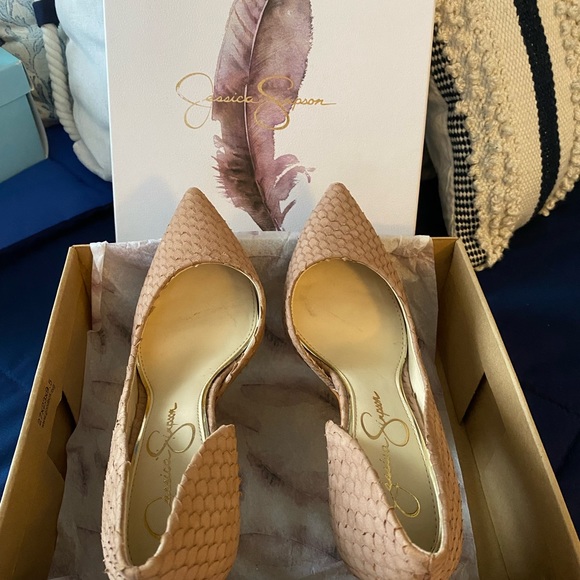 Jessica Simpson Dusty Mauve Snake Emboss Nubuck heels. Size 8 - Picture 2 of 8